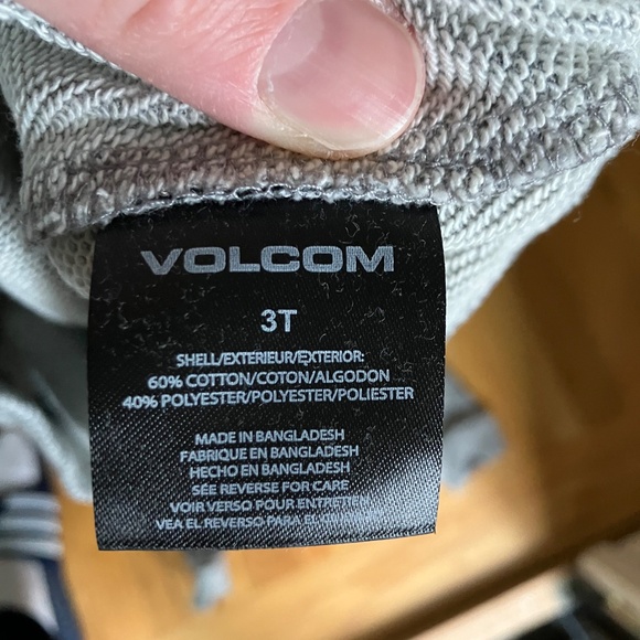 Volcom kids pullover and joggers - Picture 3 of 4